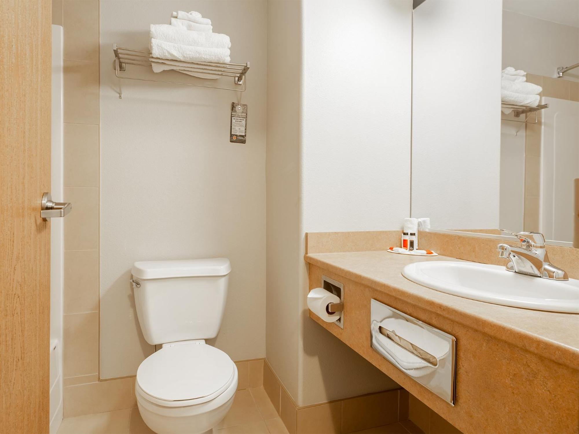 Super 8 By Wyndham St-Jerome Hotel Saint-Jerome Exterior foto