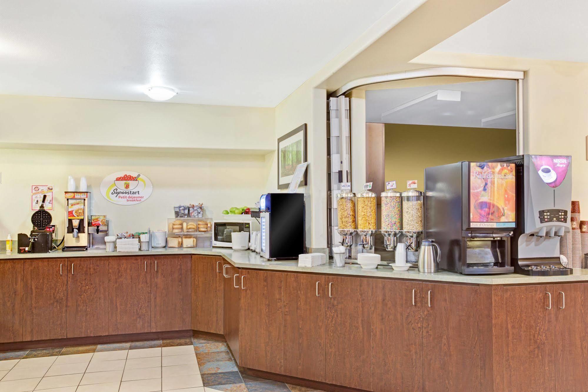Super 8 By Wyndham St-Jerome Hotel Saint-Jerome Exterior foto